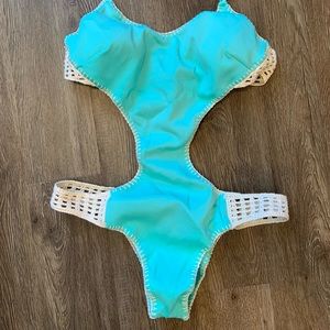 Victoria’s Secret monokini ~ hardly worn